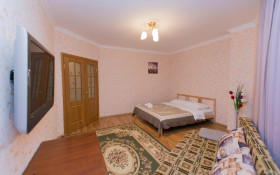 Аренда 1-комнатной квартиры посуточно, 42 м, Сарайшык, дом 5е - Тайбекова