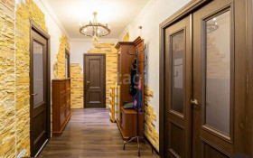 Продажа 4-комнатной квартиры, 111 м, Букейханова, дом 10