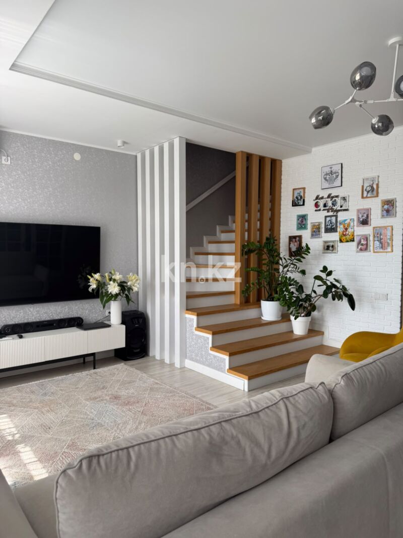 Продажа 4-комнатной квартиры, 138.4 м² - Продажа четырехкомнатных квартир в кирпичном доме в Караганде фото 2 из 31