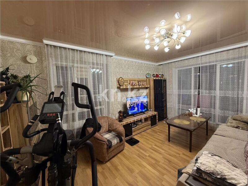 Продажа 2-комнатной квартиры, 70 м² - Продажа двухкомнатных квартир на Юго-Востоке Караганды - страница 4 фото 1 из 13