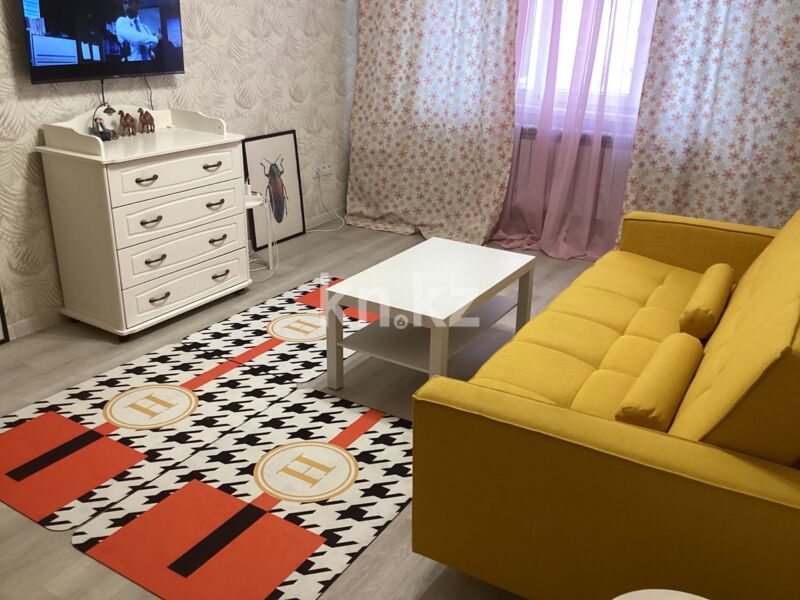 Аренда 2-комнатной квартиры, 60 м² - Аренда квартир помесячно в Алматы фото 1 из 3