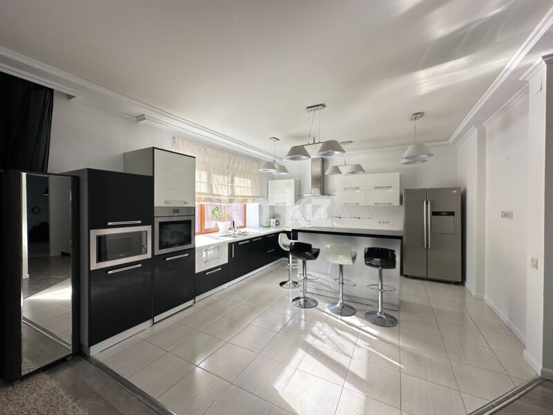 Продажа 6-комнатного дома, 312.6 м² - Продажа домов, коттеджей в Караганде - страница 3 фото 2 из 40