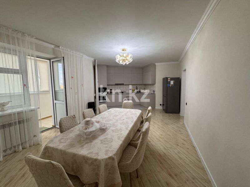 Продажа 6-комнатной квартиры, 280 м² - Продажа пятикомнатных и более квартир в р-не Сарыарка Астаны фото 10 из 36