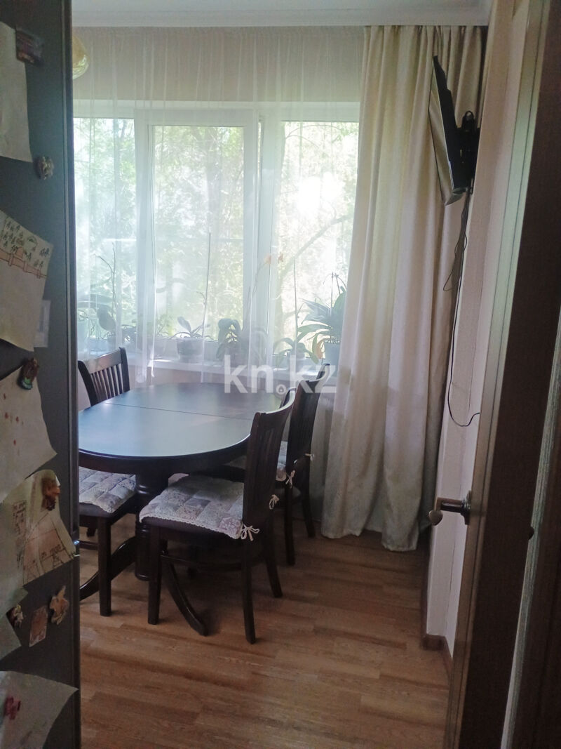 Продажа 3-комнатной квартиры, 70 м² - Продажа жилой и коммерческой недвижимости в Усть-Каменогорске фото 12 из 18