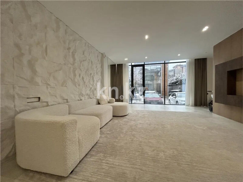 Продажа 5-комнатной квартиры, 300 м² - Продажа пятикомнатных и более квартир в Бостандыкском р-не Алматы - страница 2 фото 1 из 8