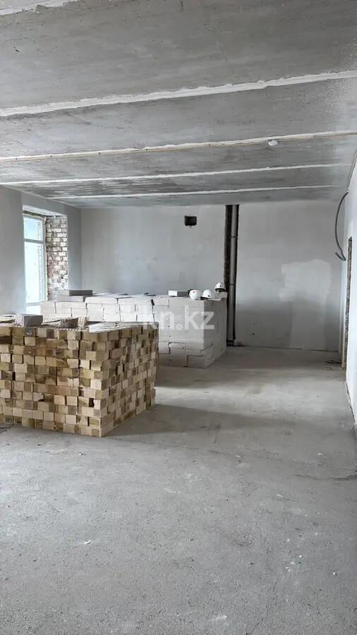 Продажа 4-комнатной квартиры, 111 м² - Продажа четырехкомнатных квартир в кирпичном доме в Караганде - страница 9 фото 1 из 2