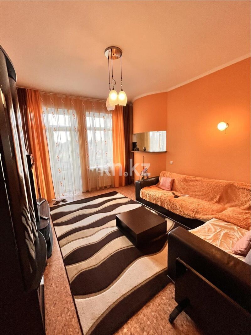 Продажа 2-комнатной квартиры, 55 м² - Продажа квартир в блочном доме в Темиртау - страница 3 фото 1 из 8