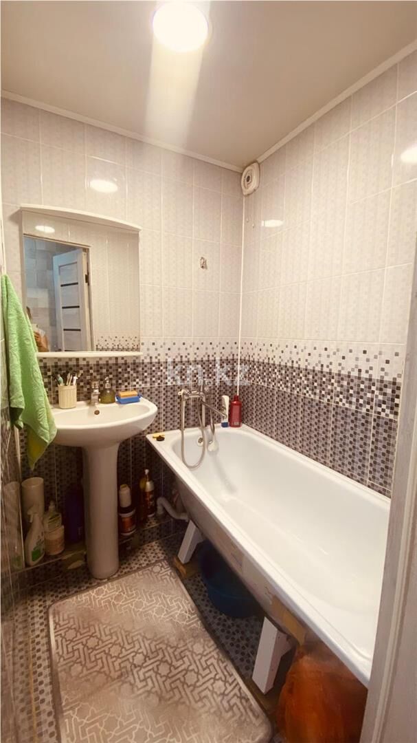 Продажа 3-комнатной квартиры, 62 м² - Продажа трехкомнатных квартир в Майкудуке Караганды - страница 8 фото 8 из 13