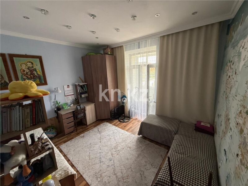 Продажа 3-комнатной квартиры, 68 м² - Продажа трехкомнатных квартир в кирпичном доме в Караганде фото 2 из 14
