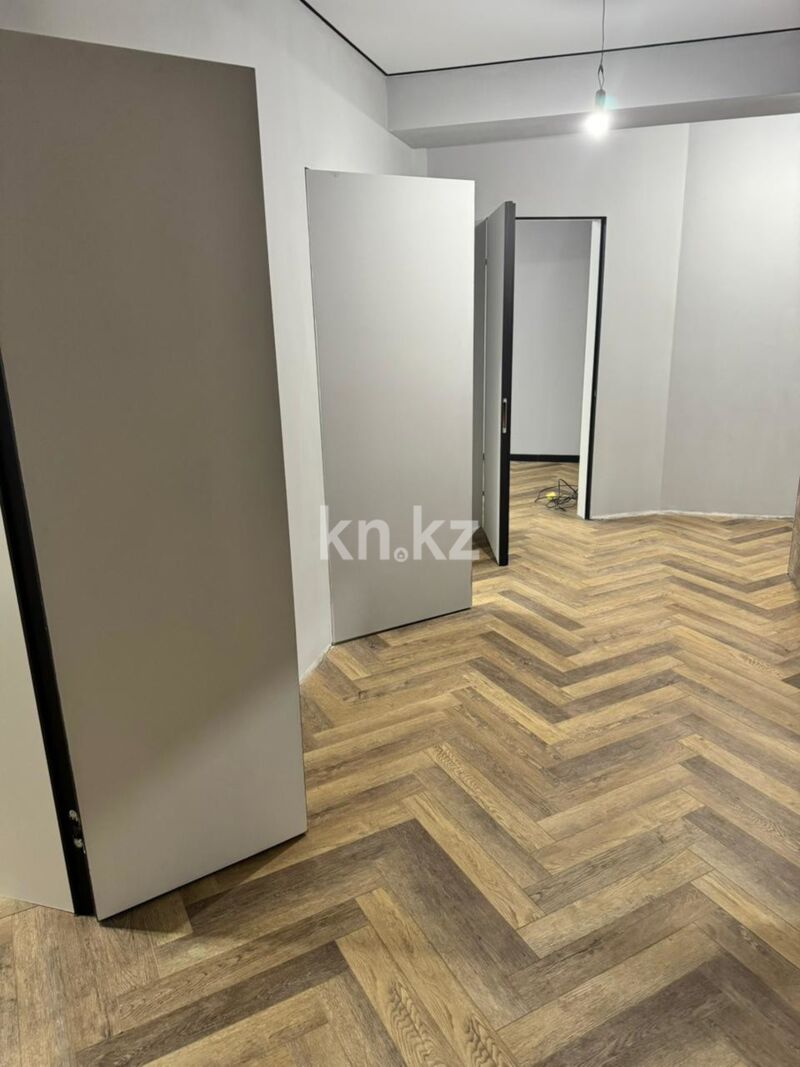 Продажа 4-комнатной квартиры, 105 м² - Продажа квартир от собственников в Костанае фото 3 из 12