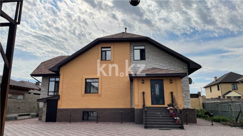 Продажа 9-комнатного дома, 286.3 м² - Продажа домов, коттеджей в Караганде - страница 5 фото 1 из 19