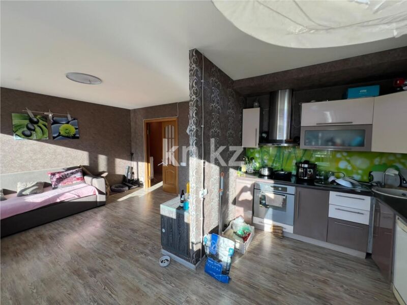 Продажа 3-комнатной квартиры, 78 м² - Продажа квартир в Караганде - страница 2 фото 2 из 18