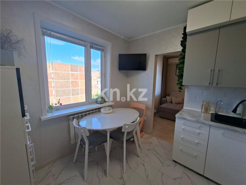 Продажа 3-комнатной квартиры, 63 м² - Продажа трехкомнатных квартир на Юго-Востоке Караганды фото 2 из 42