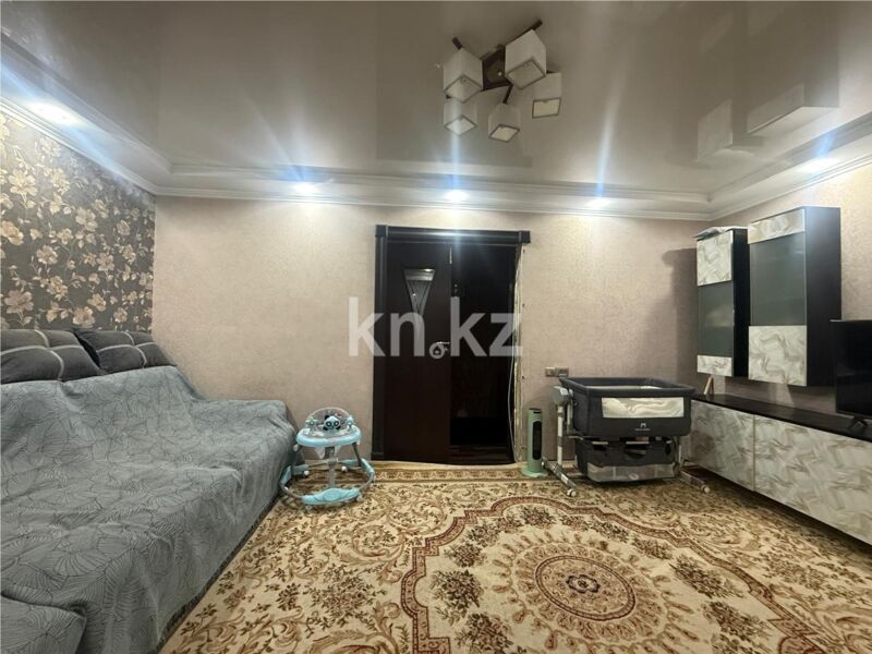 Продажа 3-комнатной квартиры, 65 м² - Продажа квартир в районе Нового рынка Караганды фото 2 из 14