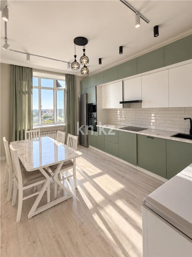Продажа 3-комнатной квартиры, 94 м² - Продажа трехкомнатных квартир на Юго-Востоке Караганды фото 1 из 8