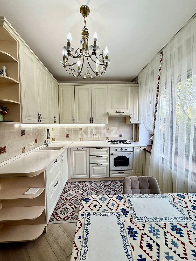 Аренда 2-комнатной квартиры, 65 м² - Аренда квартир помесячно в Алматы фото 1 из 14