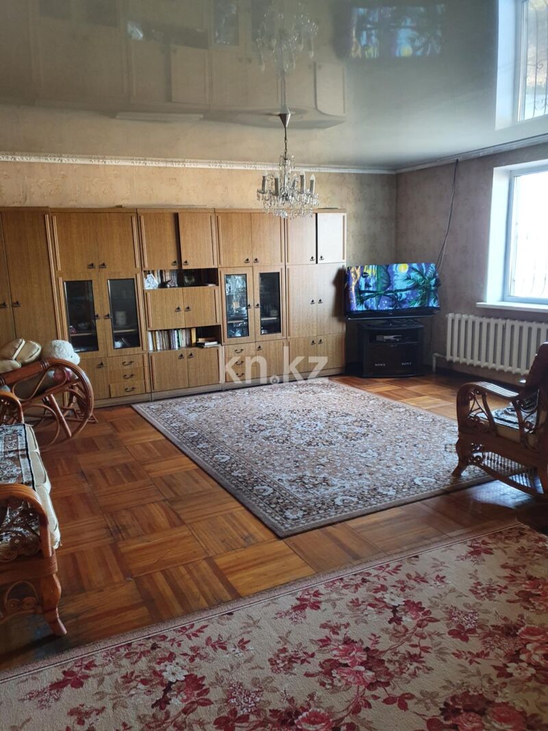 Продажа 6-комнатного дома, 238 м² - Продажа домов, коттеджей в Караганде - страница 6 фото 11 из 15
