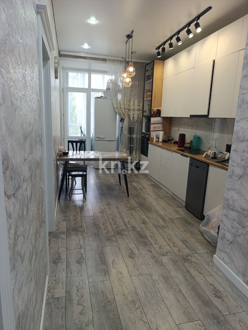 Продажа 3-комнатной квартиры, 75.2 м² - Продажа квартир в кирпичном доме в Караганде - страница 65 фото 2 из 23