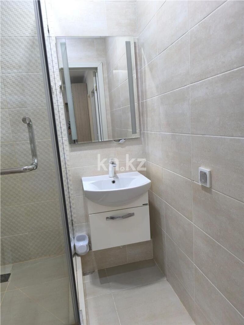 Продажа 3-комнатной квартиры, 69 м² - Продажа квартир на Юго-Востоке Караганды - страница 2 фото 12 из 14