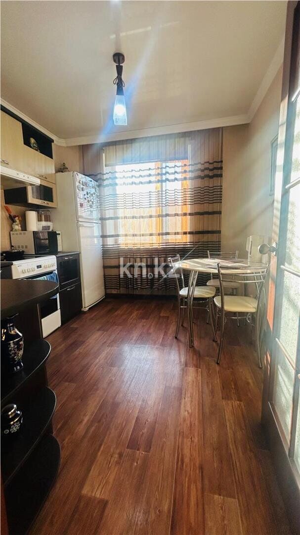 Продажа 4-комнатной квартиры, 77 м² - Продажа домов, коттеджей в Шахтинске фото 8 из 18