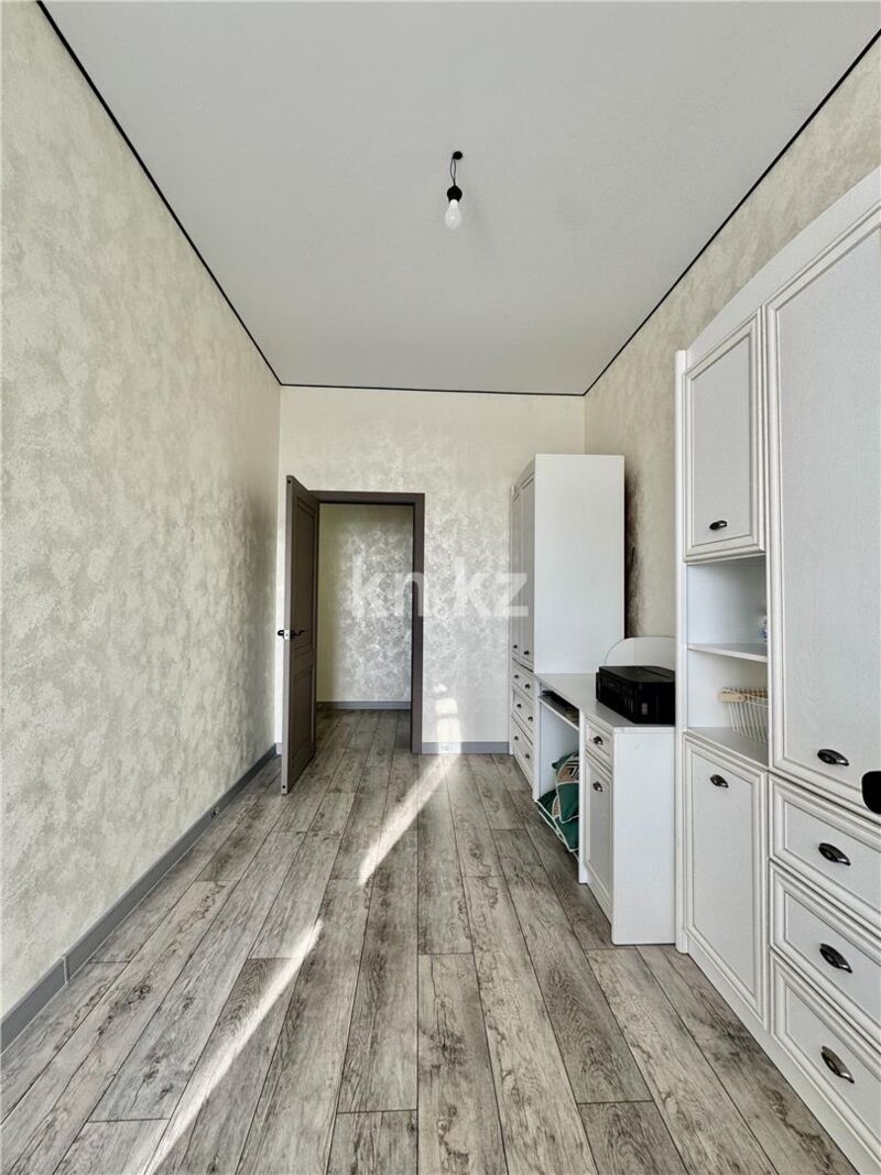 Продажа 3-комнатной квартиры, 80 м² - Продажа квартир в кирпичном доме в Караганде фото 2 из 13
