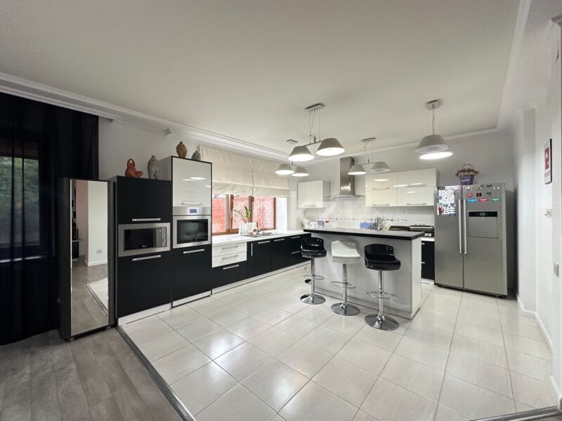 Продажа 6-комнатного дома, 312.6 м² - Продажа домов, коттеджей в Караганде - страница 3 фото 17 из 39