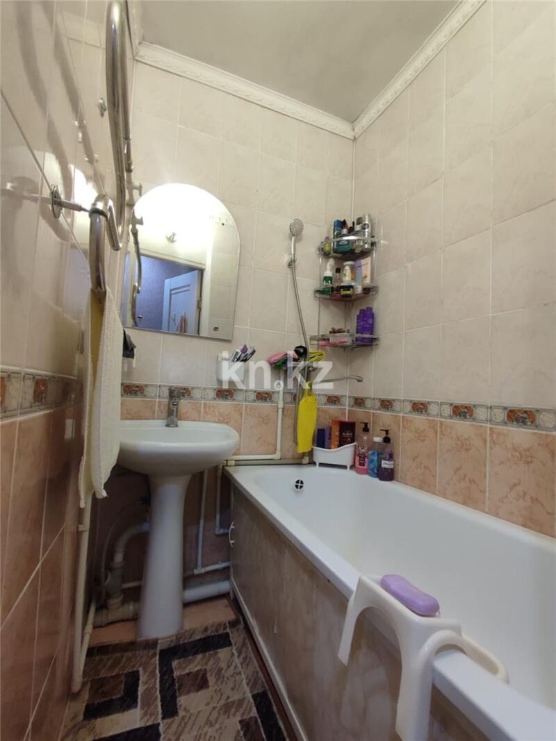 Продажа 4-комнатной квартиры, 61 м² - Продажа четырехкомнатных квартир в Караганде - страница 3 фото 8 из 11