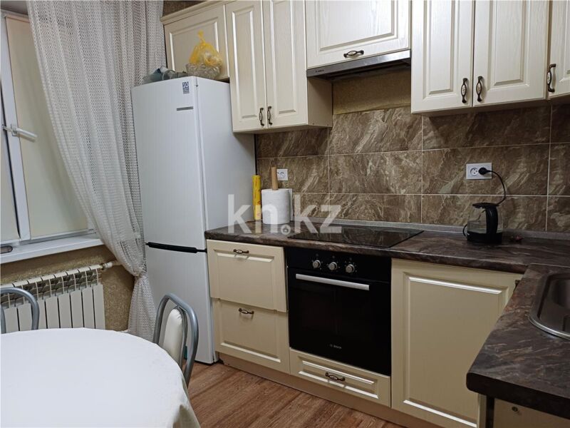 Продажа 3-комнатной квартиры, 64 м² - Продажа трехкомнатных квартир в панельном доме в Караганде - страница 3 фото 8 из 14