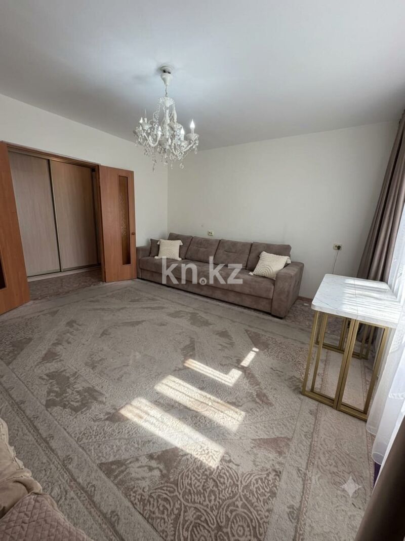 Продажа 3-комнатной квартиры, 65 м² - Продажа трехкомнатных квартир в Караганде фото 1 из 24