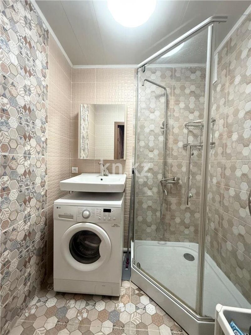 Продажа 2-комнатной квартиры, 55 м² - Продажа двухкомнатных квартир на Юго-Востоке Караганды - страница 3 фото 12 из 16