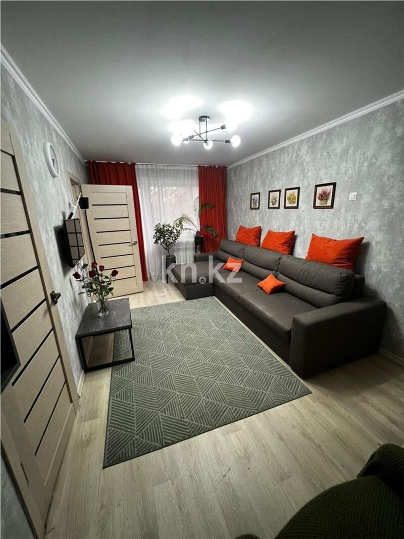 Продажа 3-комнатной квартиры, 48 м² - Продажа трехкомнатных квартир в Пришахтинске Караганды фото 1 из 14