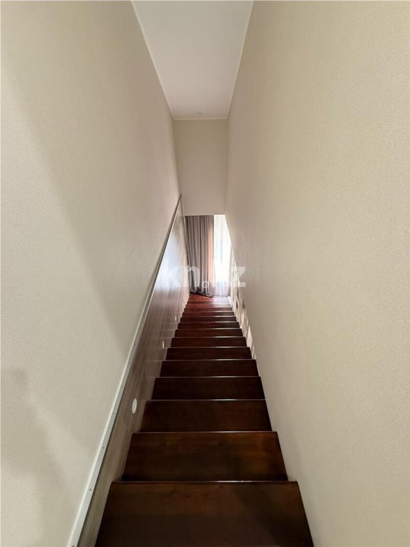 Продажа 4-комнатной квартиры, 132 м² - Продажа квартир на Юго-Востоке Караганды - страница 2 фото 6 из 12