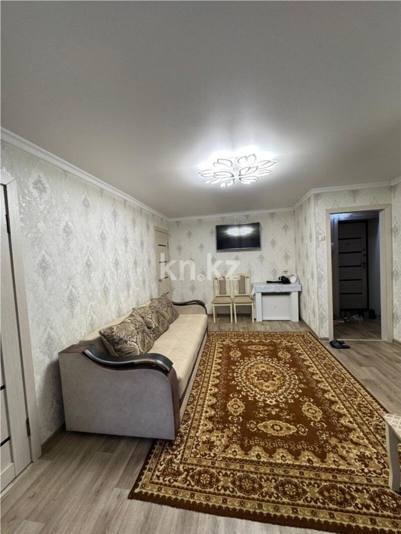 Продажа 3-комнатной квартиры, 48 м² - Продажа квартир в кирпичном доме в Караганде фото 2 из 9