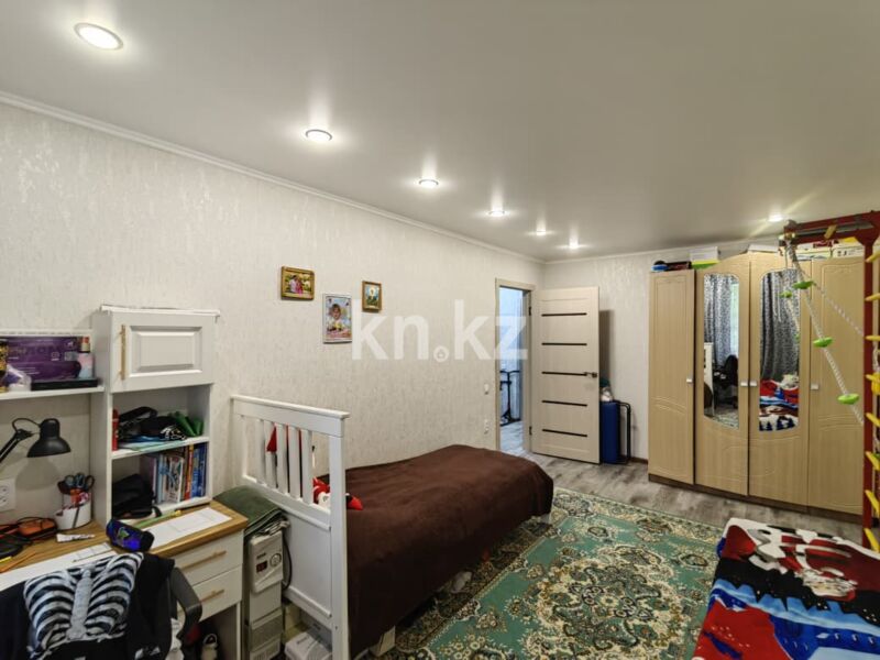 Продажа 3-комнатной квартиры, 61 м² - Продажа трехкомнатных квартир в Михайловке Караганды - страница 2 фото 12 из 32