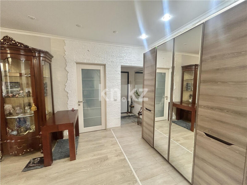 Продажа 3-комнатной квартиры, 80 м² - Продажа квартир в блочном доме в Караганде - страница 3 фото 14 из 19