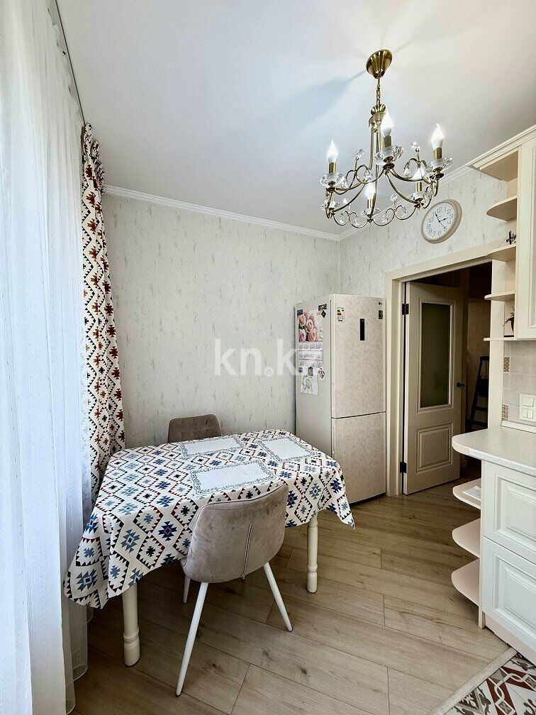 Аренда 2-комнатной квартиры, 65 м² - Аренда квартир помесячно в Алматы фото 2 из 14