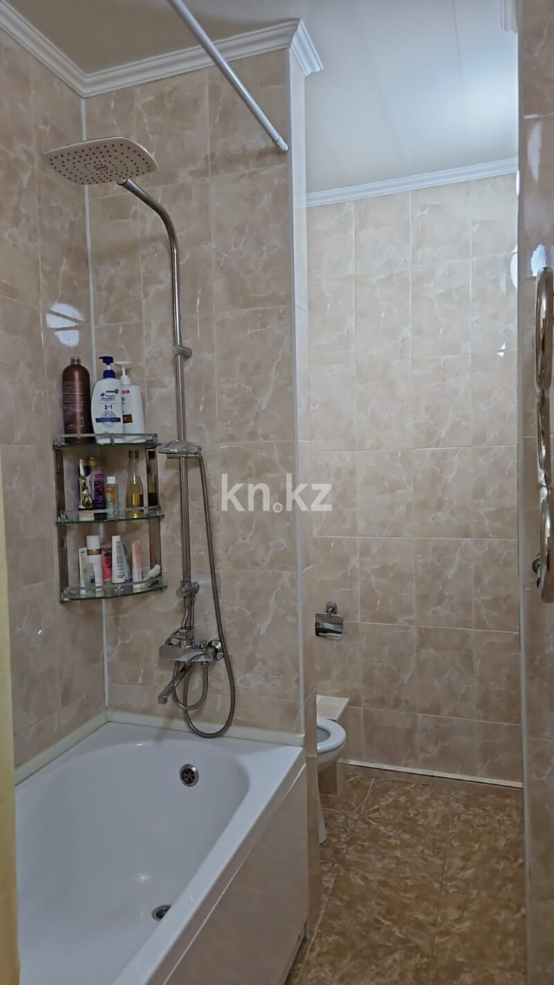 Продажа 4-комнатной квартиры, 95.2 м² - Продажа четырехкомнатных квартир в кирпичном доме в Караганде - страница 5 фото 17 из 19
