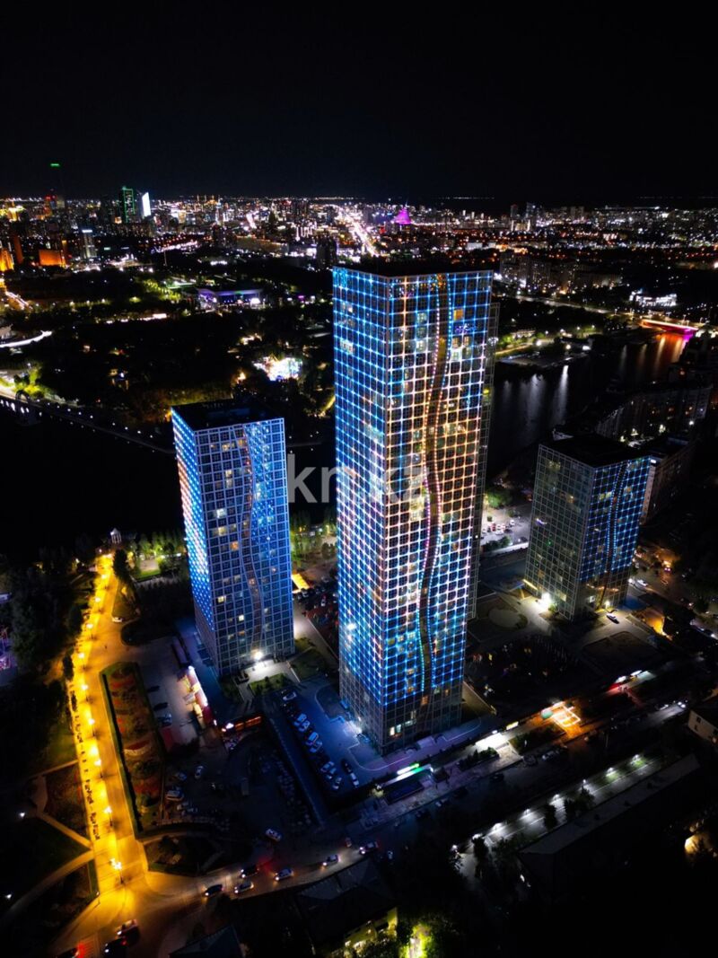 Аренда 2-комнатной квартиры посуточно, 62 м² - Аренда квартир посуточно в Астане - страница 3 фото 1 из 9