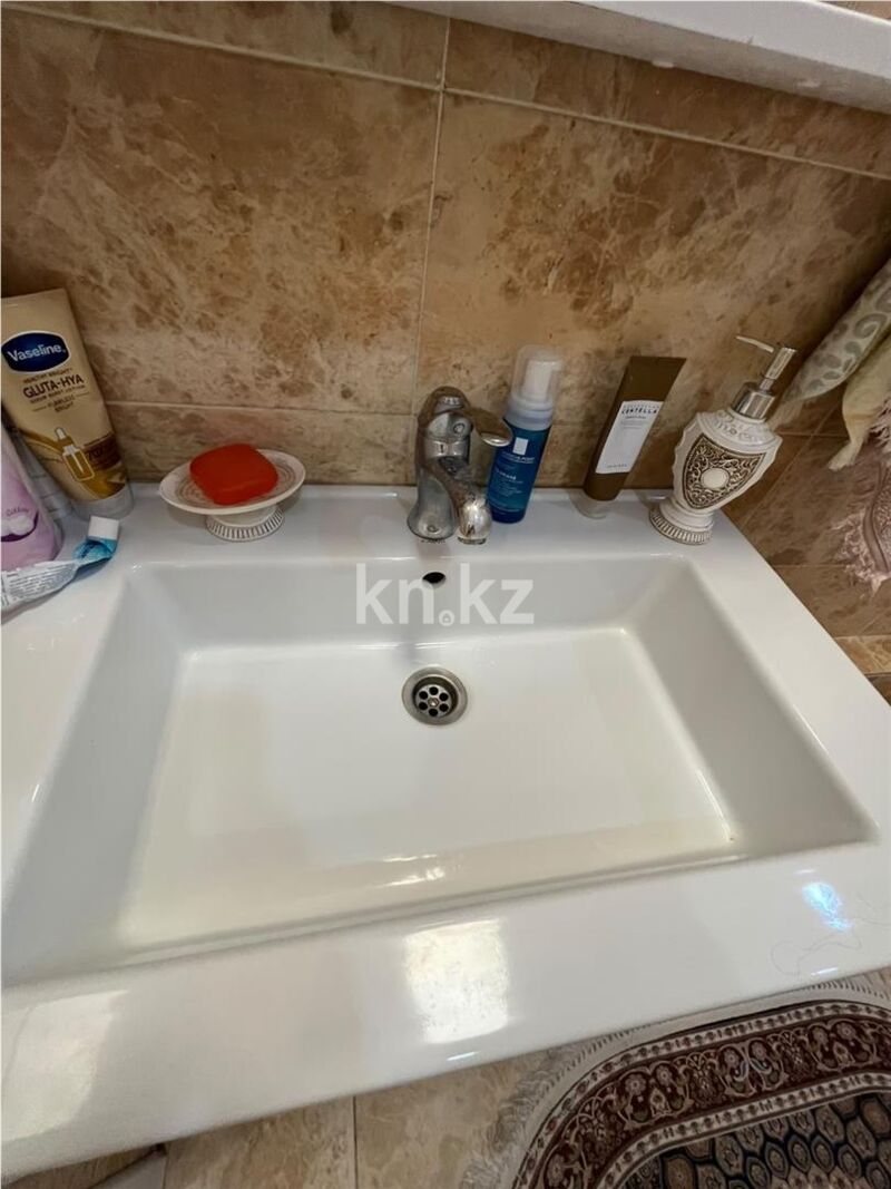 Продажа 2-комнатной квартиры, 72 м² - Продажа двухкомнатных квартир в монолитно-каркасном доме в Караганде - страница 3 фото 11 из 18