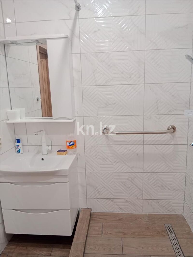 Продажа 2-комнатной квартиры, 64 м² - Продажа двухкомнатных квартир в Городе Караганды - страница 12 фото 7 из 11