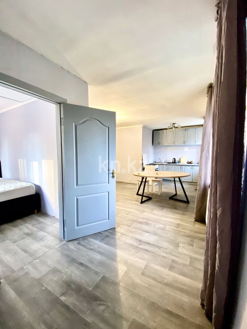 Аренда 2-комнатной квартиры, 42 м² - Аренда двухкомнатных квартир помесячно в Алмалинском р-не Алматы фото 6 из 9