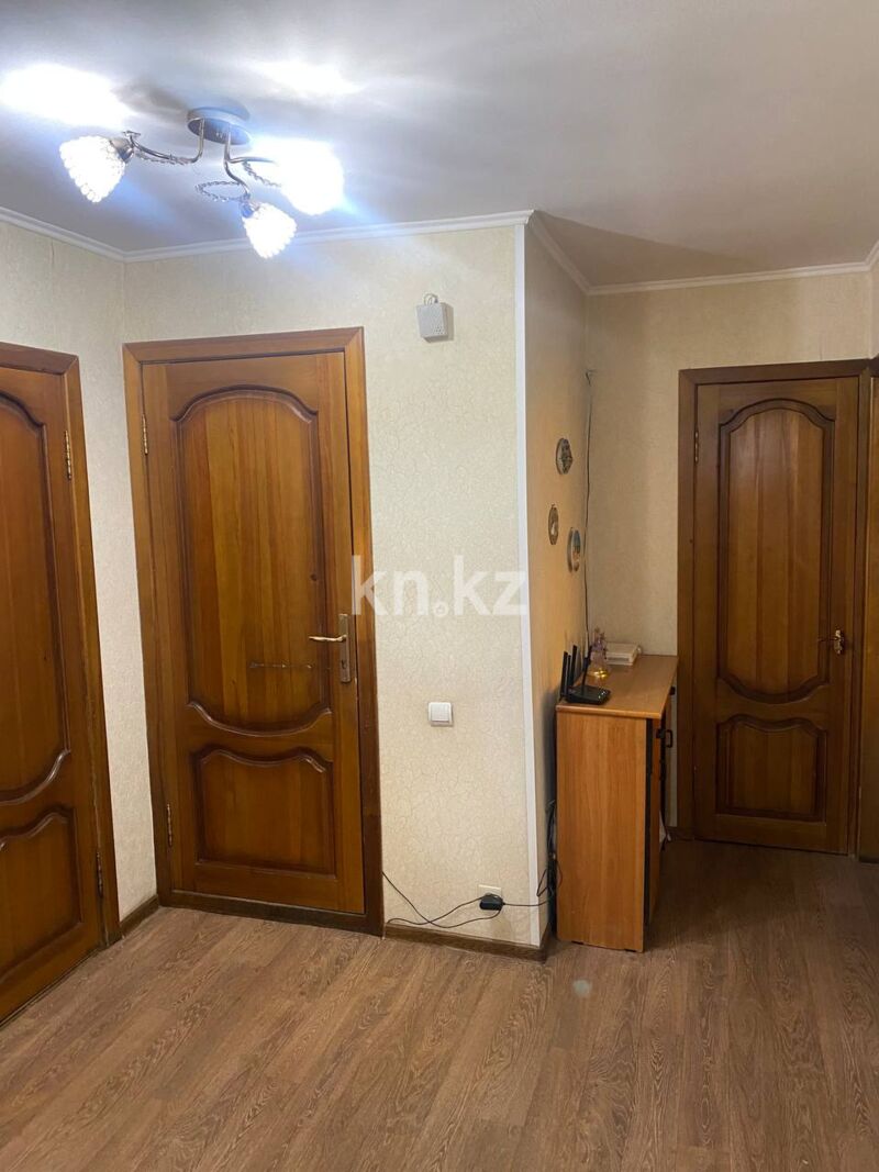 Продажа 3-комнатной квартиры, 63 м² - Продажа трехкомнатных квартир в кирпичном доме в Караганде фото 8 из 12