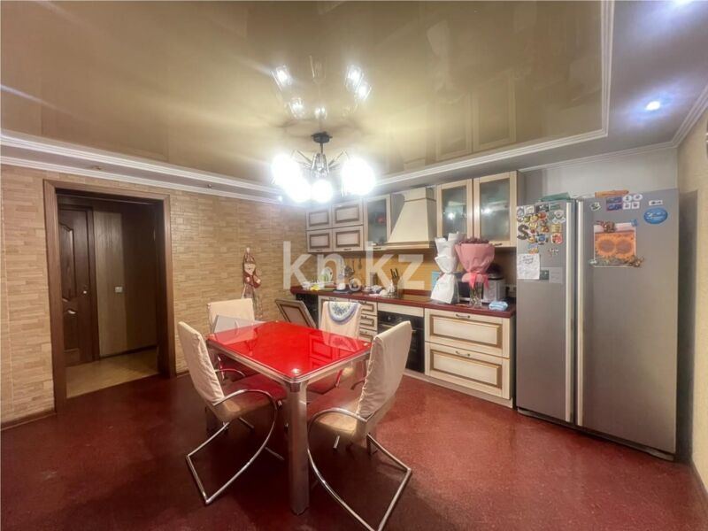 Продажа 7-комнатного дома, 307 м² - Продажа домов, коттеджей в Караганде - страница 6 фото 11 из 23