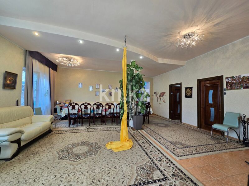 Продажа 5-комнатного дома, 209 м² - Продажа зданий в Усть-Каменогорске фото 25 из 40