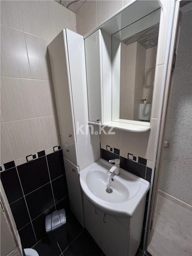 Продажа 1-комнатной квартиры, 30 м² - Продажа квартир на Юго-Востоке Караганды - страница 2 фото 9 из 10