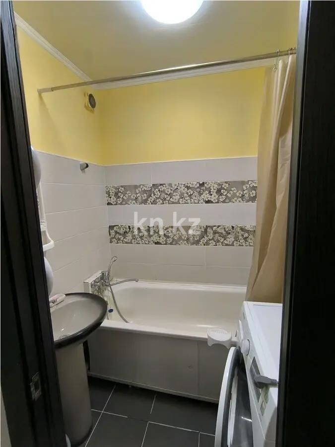 Продажа 1-комнатной квартиры, 41 м² - Продажа однокомнатных квартир в панельном доме в Караганде - страница 4 фото 3 из 5