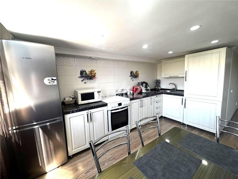 Продажа 2-комнатной квартиры, 81 м² - Продажа офисных и торговых помещений в Павлодаре фото 7 из 31
