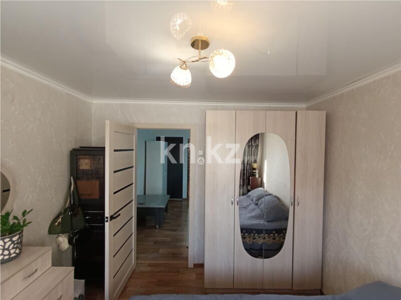Продажа 4-комнатной квартиры, 60 м² - Продажа четырехкомнатных квартир в кирпичном доме в Караганде - страница 4 фото 4 из 9