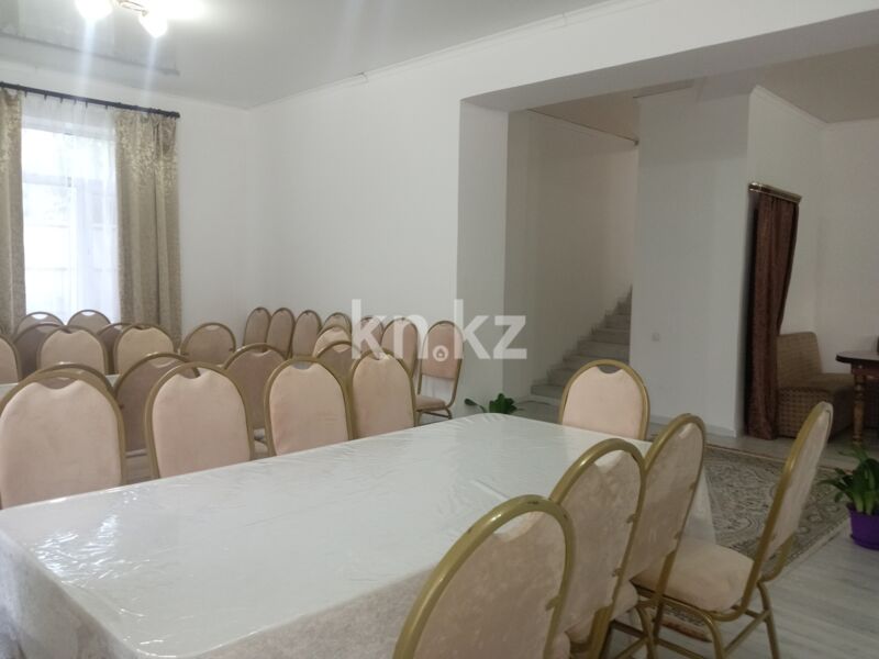 Аренда 8-комнатного дома, 250 м² - Аренда домов в Караганде фото 2 из 16