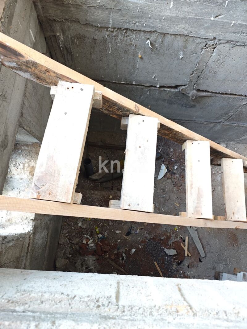 Продажа 5-комнатного дома, 216 м² - Продажа домов, коттеджей в Караганде - страница 2 фото 13 из 17